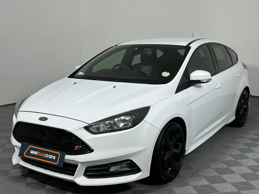 Used 2017 Ford Focus ST 1 - WeBuyCars Midstream Used 2017 Ford Focus ST 1 - WeBuyCars Midstream