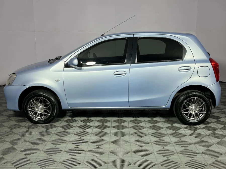 Used 2013 Toyota Etios hatch 1.5 Xi - WeBuyCars Rustenburg Used 2013 Toyota Etios hatch 1.5 Xi - WeBuyCars Rustenburg