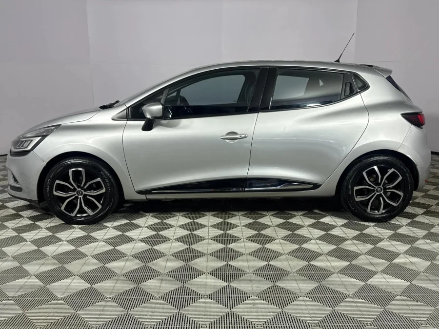 Used 2019 Renault Clio 66kW turbo Dynamique - WeBuyCars The Dome Used 2019 Renault Clio 66kW turbo Dynamique - WeBuyCars The Dome