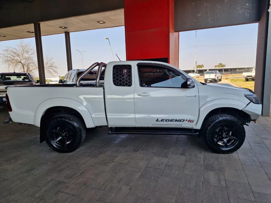 Used 2015 Toyota Hilux 3.0D-4D Xtra cab Raider Legend 45 - Highway Motors Used 2015 Toyota Hilux 3.0D-4D Xtra cab Raider Legend 45 - Highway Motors