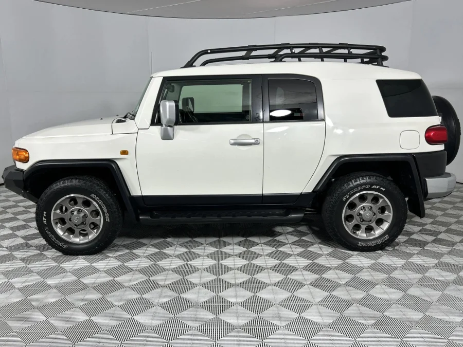 Used 2011 Toyota FJ Cruiser - WeBuyCars Richmond Used 2011 Toyota FJ Cruiser - WeBuyCars Richmond