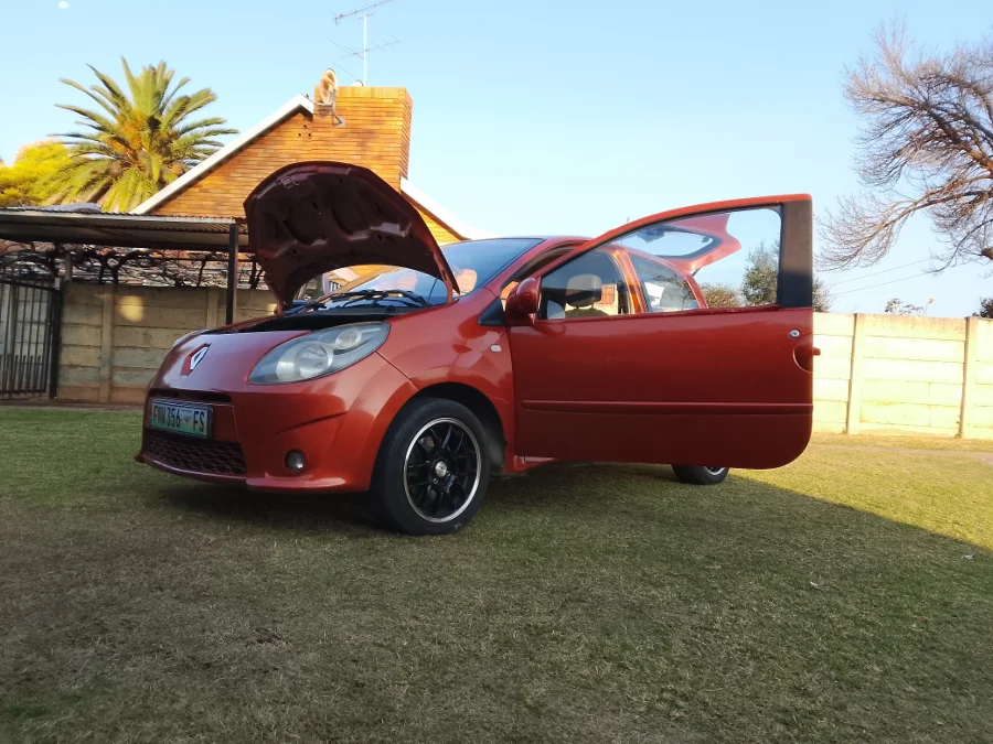 New 2009 Renault Twingo 1.2 Dynamique - Private Seller New 2009 Renault Twingo 1.2 Dynamique - Private Seller