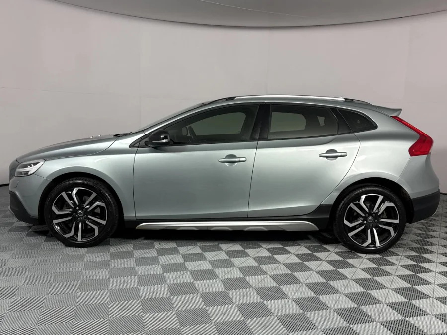Used 2018 Volvo V40 Cross Country D3 Inscription - WeBuyCars Lansdowne Used 2018 Volvo V40 Cross Country D3 Inscription - WeBuyCars Lansdowne