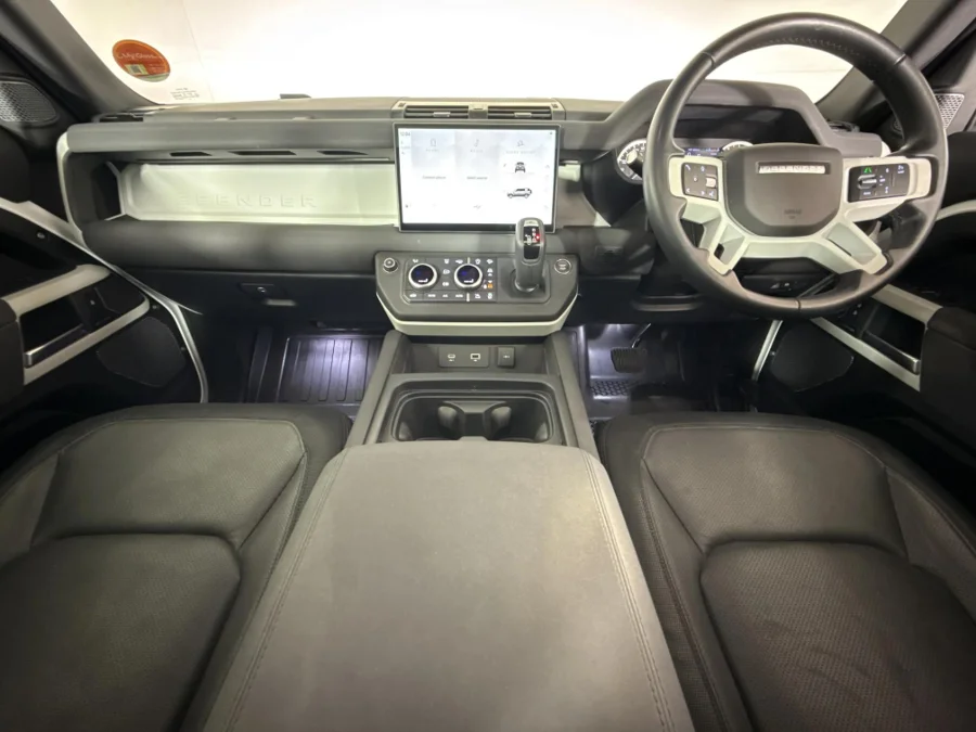 Used 2023 Land Rover Defender 110 D300 X-Dynamic SE - WeBuyCars Riverhorse