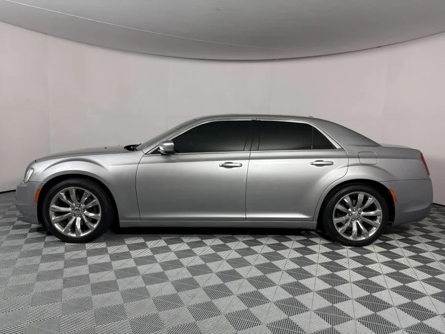 Used 2016 Chrysler 300C 3.6 Luxury Series - WeBuyCars Lansdowne Used 2016 Chrysler 300C 3.6 Luxury Series - WeBuyCars Lansdowne