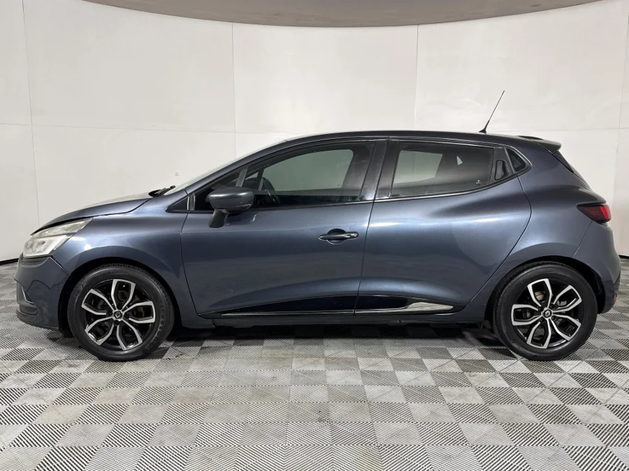 Used 2017 Renault Clio 66kW turbo Authentique - WeBuyCars Riverhorse