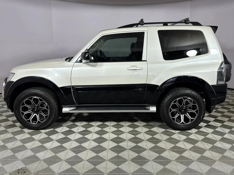 Used 2018 Mitsubishi Pajero 3-door 3.2DI-D GLS Pajero Legend Limited Edition 100 - WeBuyCars The Dome Used 2018 Mitsubishi Pajero 3-door 3.2DI-D GLS Pajero Legend Limited Edition 100 - WeBuyCars The Dome