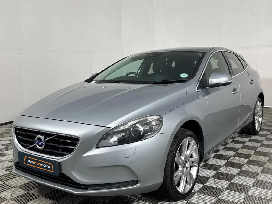 Used 2016 Volvo V40 T4 Inscription - WeBuyCars George Used 2016 Volvo V40 T4 Inscription - WeBuyCars George