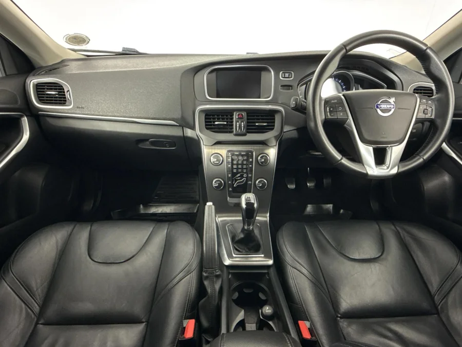 Used 2016 Volvo V40 T4 Inscription - WeBuyCars George Used 2016 Volvo V40 T4 Inscription - WeBuyCars George