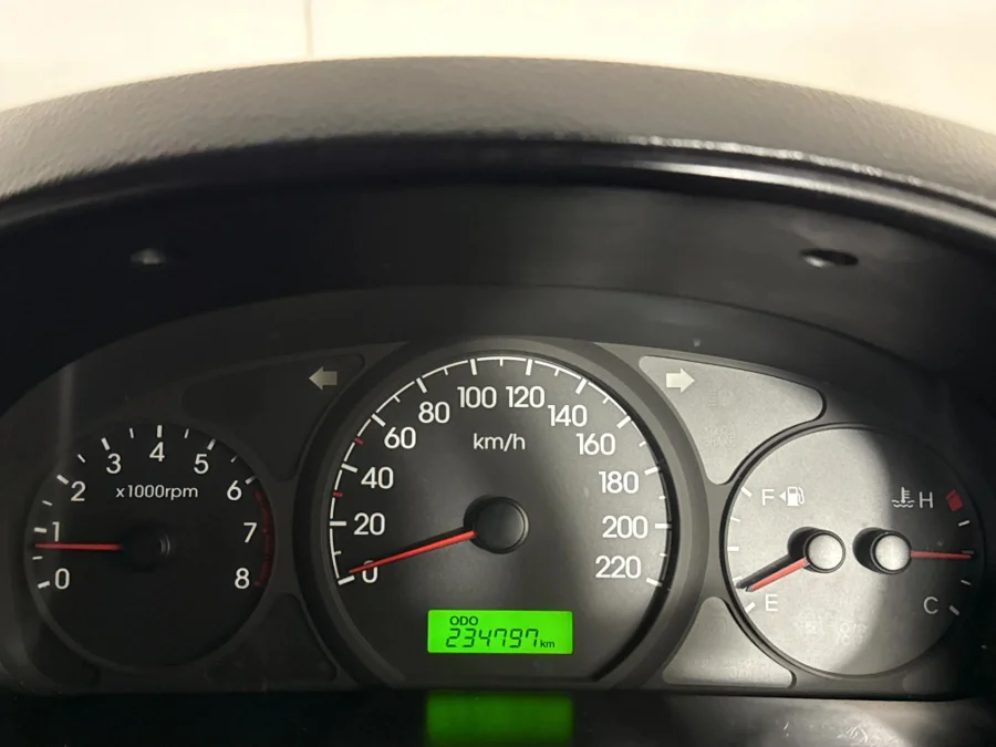 Used 2012 Hyundai H-1 2.4 bus Executive - WeBuyCars Midstream Used 2012 Hyundai H-1 2.4 bus Executive - WeBuyCars Midstream