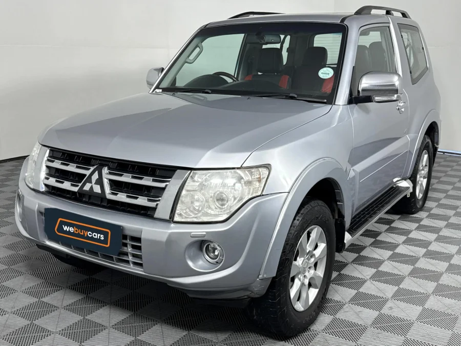 Used 2012 Mitsubishi Pajero 3-door 3.2DI-D GLS Pajero Legend Limited Edition 100 - WeBuyCars Montana Used 2012 Mitsubishi Pajero 3-door 3.2DI-D GLS Pajero Legend Limited Edition 100 - WeBuyCars Montana