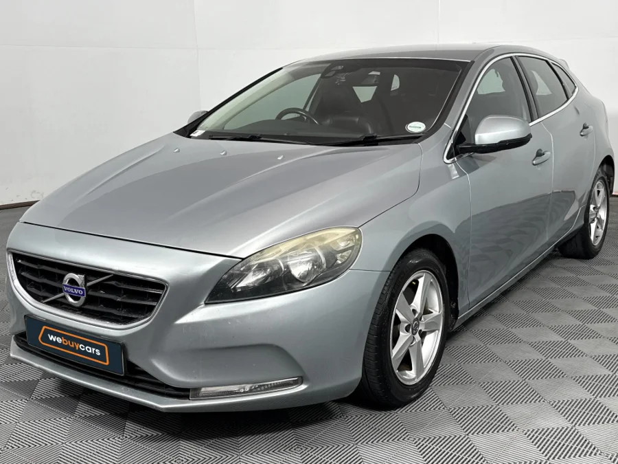 Used 2016 Volvo V40 T4 Momentum auto - WeBuyCars Lansdowne Used 2016 Volvo V40 T4 Momentum auto - WeBuyCars Lansdowne