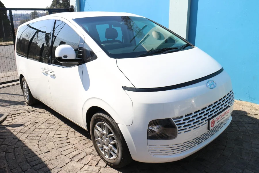 Used 2021 Hyundai Staria 2.2D Executive 9-seater - OMC Motors Used 2021 Hyundai Staria 2.2D Executive 9-seater - OMC Motors