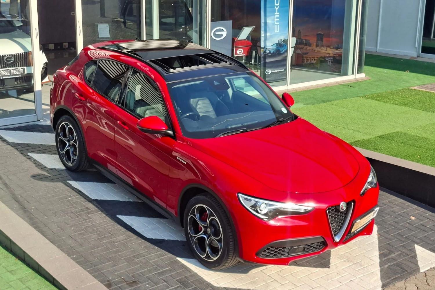 Used 2023 Alfa Romeo Stelvio 2.0T Veloce Q4