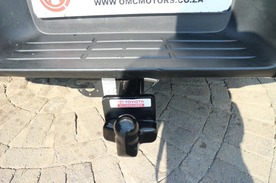 Used 2020 Toyota Hilux 2.4GD-6 Xtra cab Raider manual - OMC Motors Used 2020 Toyota Hilux 2.4GD-6 Xtra cab Raider manual - OMC Motors