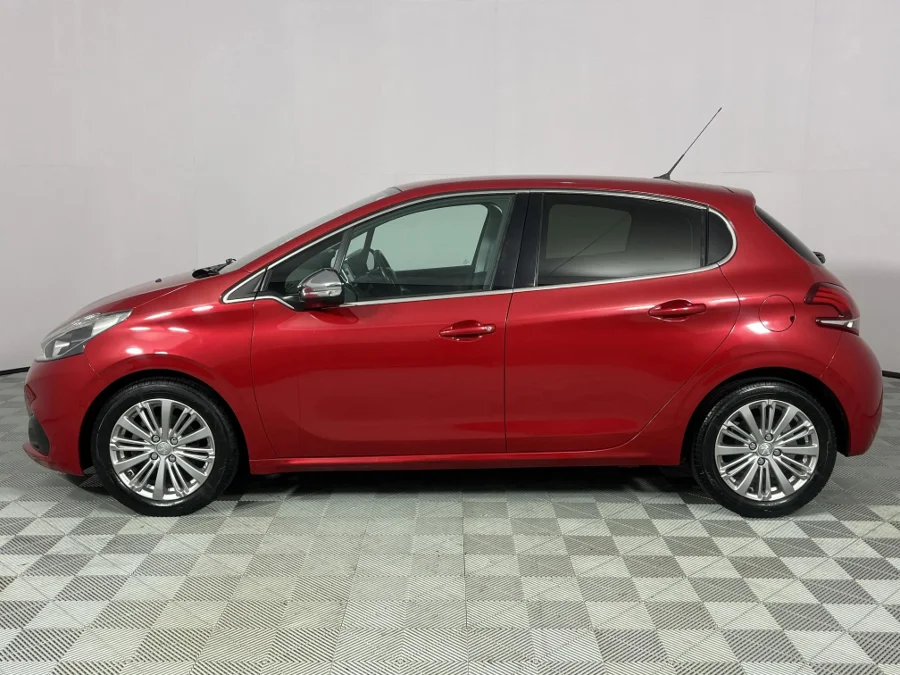 Used 2018 Peugeot 208 1.2 Allure - WeBuyCars Gqeberha Used 2018 Peugeot 208 1.2 Allure - WeBuyCars Gqeberha