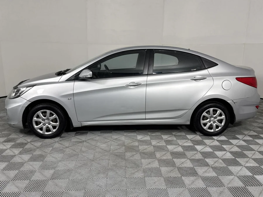 Used 2013 Hyundai Accent sedan 1.6 Fluid auto - WeBuyCars The Dome Used 2013 Hyundai Accent sedan 1.6 Fluid auto - WeBuyCars The Dome
