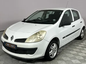 Used 2006 Renault Clio 1.6 Expression 5-door automatic Used 2006 Renault Clio 1.6 Expression 5-door automatic