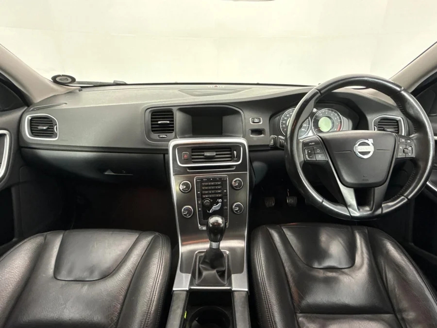 Used 2012 Volvo V60 T4 Excel - WeBuyCars Germiston