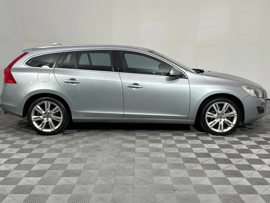 Used 2012 Volvo V60 T4 Excel - WeBuyCars Germiston