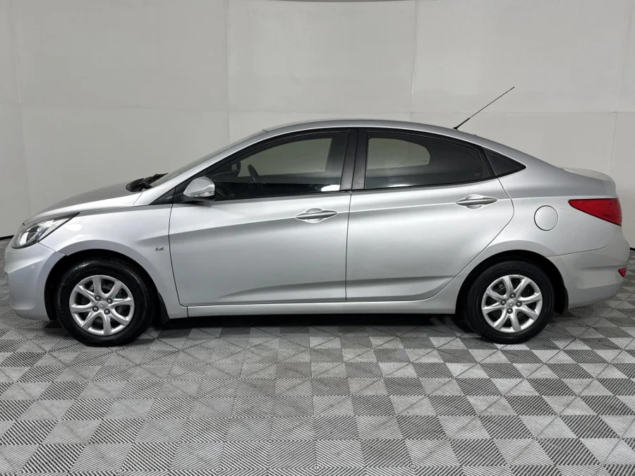 Used 2013 Hyundai Accent sedan 1.6 Fluid auto - WeBuyCars The Dome Used 2013 Hyundai Accent sedan 1.6 Fluid auto - WeBuyCars The Dome
