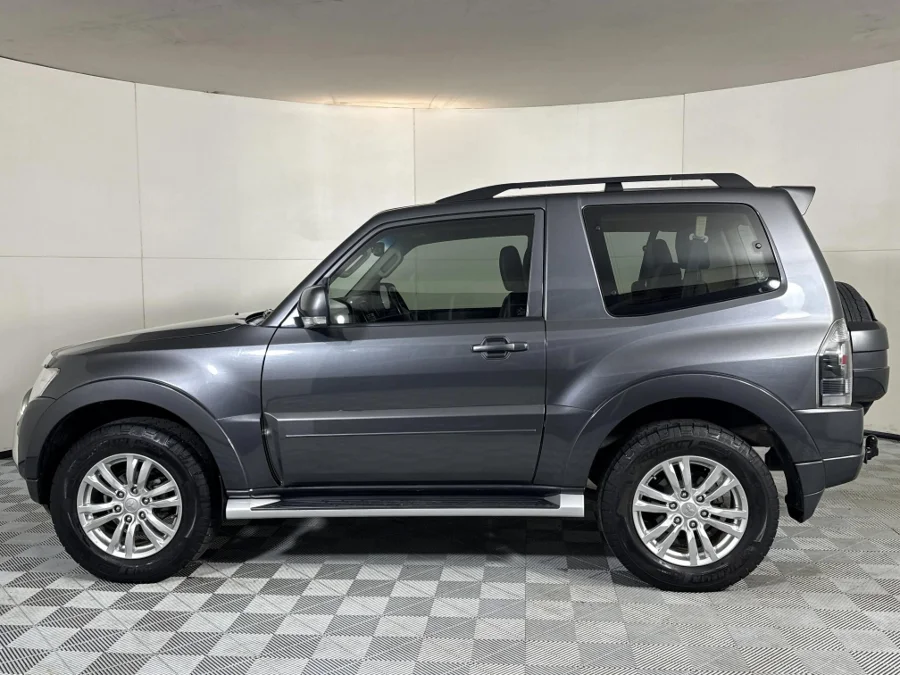 Used 2019 Mitsubishi Pajero 3-door 3.2DI-D GLS Pajero Legend Limited Edition 100 - WeBuyCars Midstream Used 2019 Mitsubishi Pajero 3-door 3.2DI-D GLS Pajero Legend Limited Edition 100 - WeBuyCars Midstream