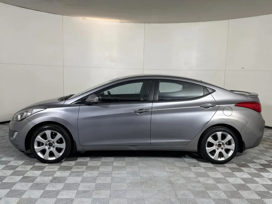 Used 2013 Hyundai Elantra 1.8 Executive auto - WeBuyCars Midstream