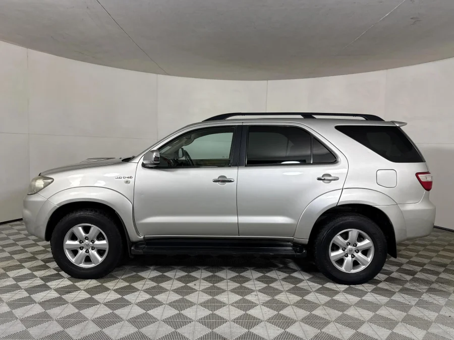 Used 2010 Toyota Fortuner 3.0D-4D auto - WeBuyCars JHB South Used 2010 Toyota Fortuner 3.0D-4D auto - WeBuyCars JHB South