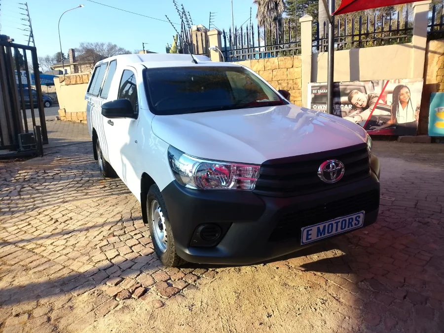 Used 2017 Toyota Hilux 2.4GD S - E Motors Used 2017 Toyota Hilux 2.4GD S - E Motors