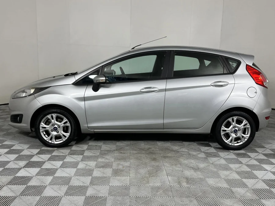 Used 2014 Ford Fiesta 5-door 1.6TDCi Trend - WeBuyCars The Dome