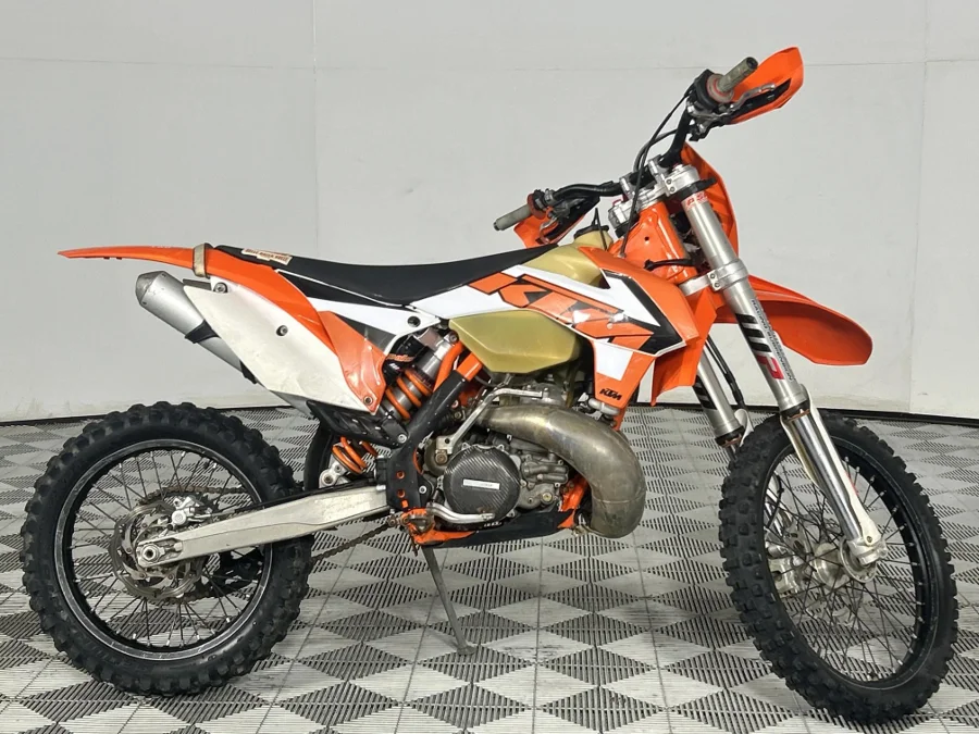 Used 2016 KTM XC 300 Xc-W SIX Days (tpi) - WeBuyCars Richmond Used 2016 KTM XC 300 Xc-W SIX Days (tpi) - WeBuyCars Richmond