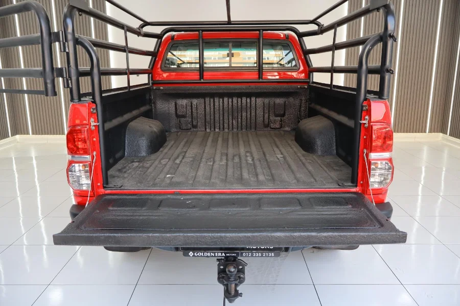 Used 2013 Toyota Hilux 3.0D-4D Xtra cab 4x4 Raider Dakar edition - Golden Era Motors