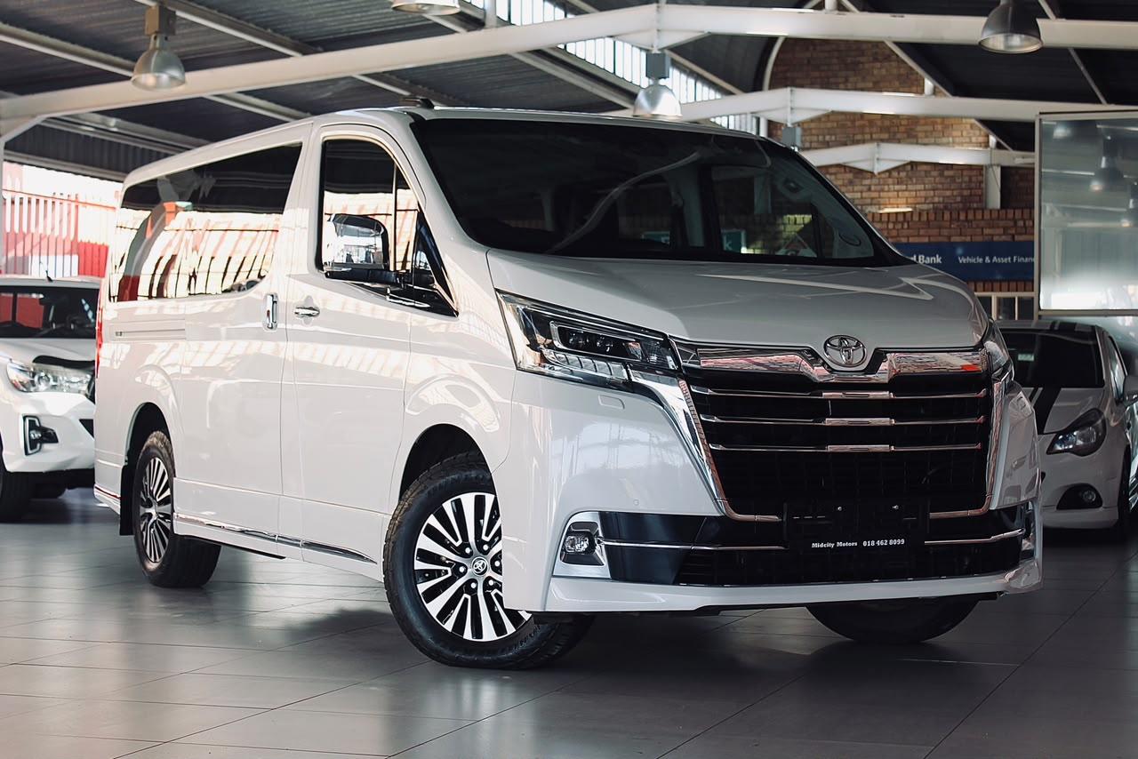 Used 2024 Toyota Quantum 2.8 LWB bus 6-seater VX Premium