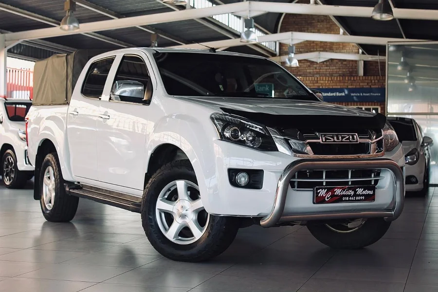 Used 2013 Isuzu KB 300D-Teq double cab LX - Midcity Motors Klerksdorp Used 2013 Isuzu KB 300D-Teq double cab LX - Midcity Motors Klerksdorp