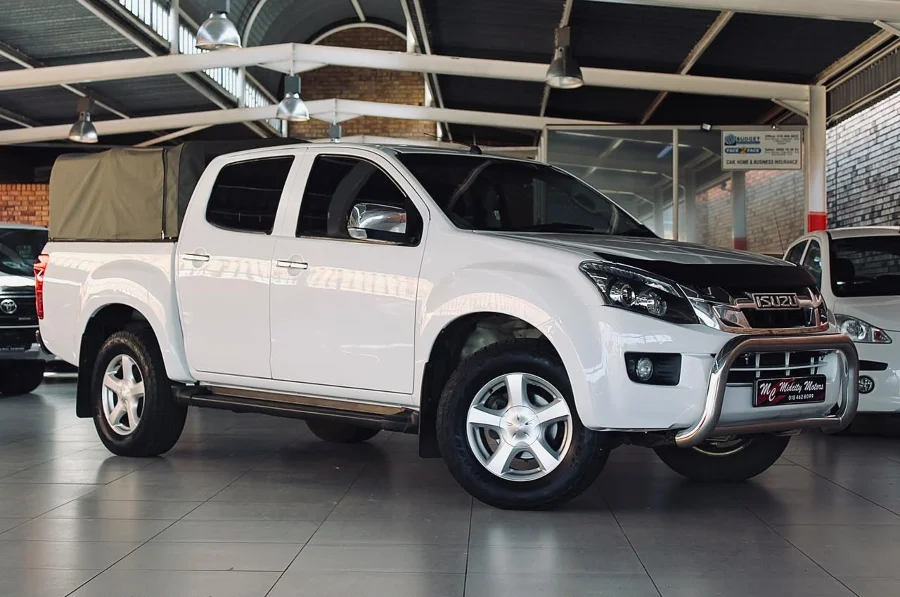 Used 2013 Isuzu KB 300D-Teq double cab LX - Midcity Motors Klerksdorp Used 2013 Isuzu KB 300D-Teq double cab LX - Midcity Motors Klerksdorp