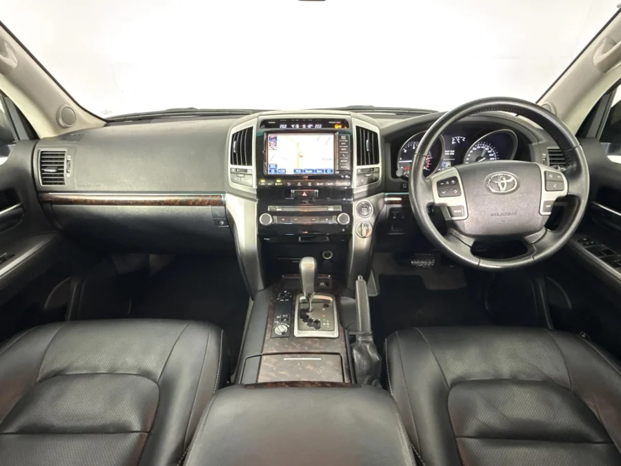 Used 2014 Toyota Land Cruiser 200 4.5D-4D V8 VX - WeBuyCars George Used 2014 Toyota Land Cruiser 200 4.5D-4D V8 VX - WeBuyCars George