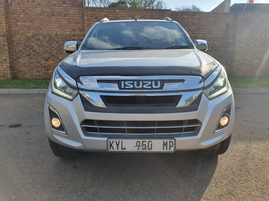 Used 2019 Isuzu D-Max 300 3.0TD double cab 4x4 LX - Queen of Cars