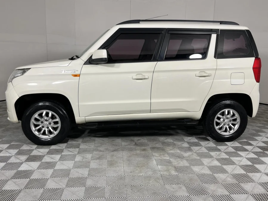 Used 2017 Mahindra TUV300 1.5CRDe T8 - WeBuyCars The Dome