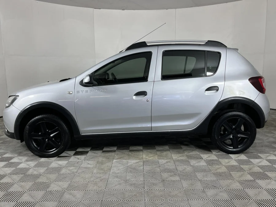 Used 2015 Renault Sandero Stepway 66kW turbo - WeBuyCars The Dome Used 2015 Renault Sandero Stepway 66kW turbo - WeBuyCars The Dome
