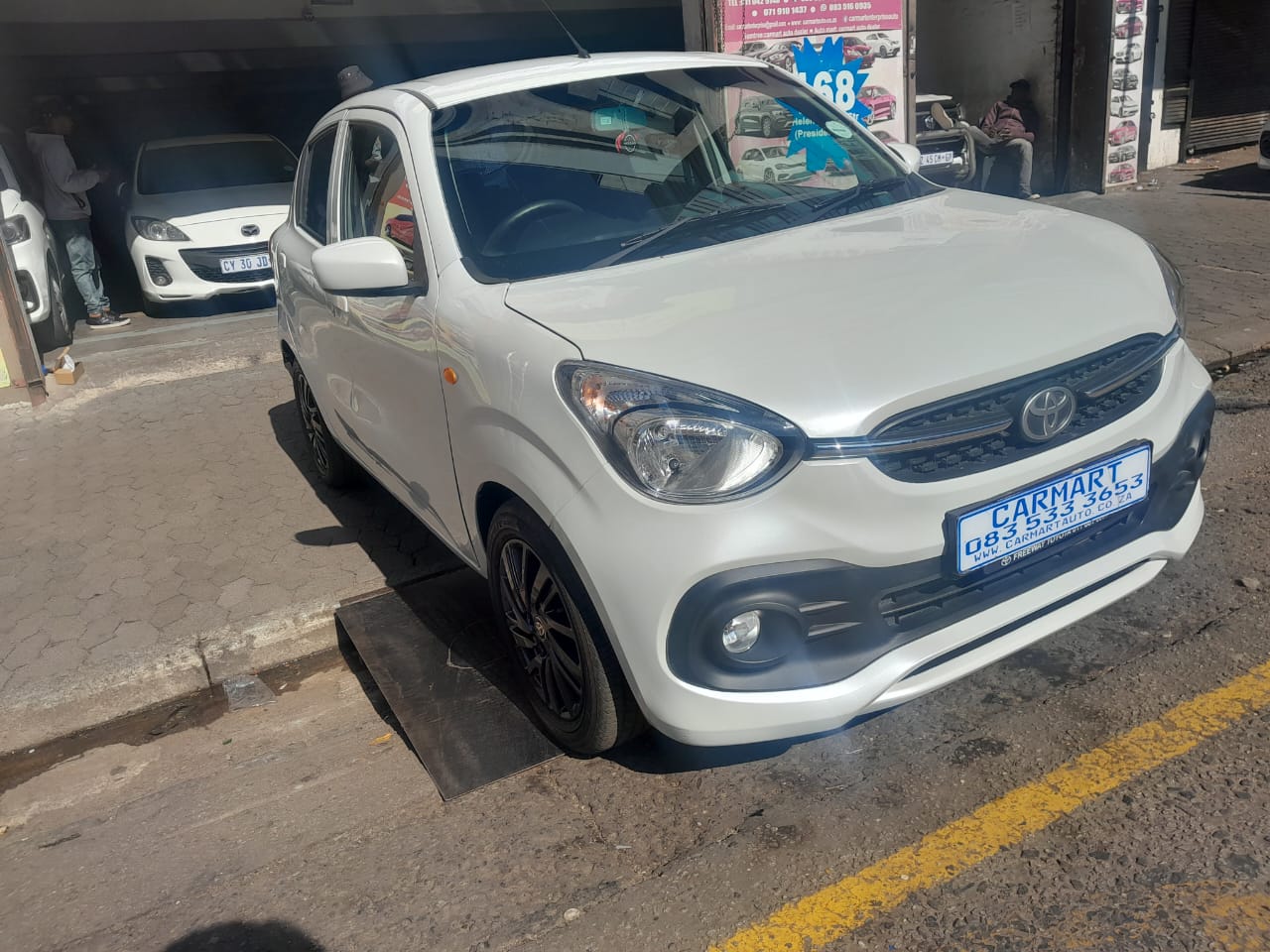 Used 2025 Toyota Vitz 1.0 XR manual