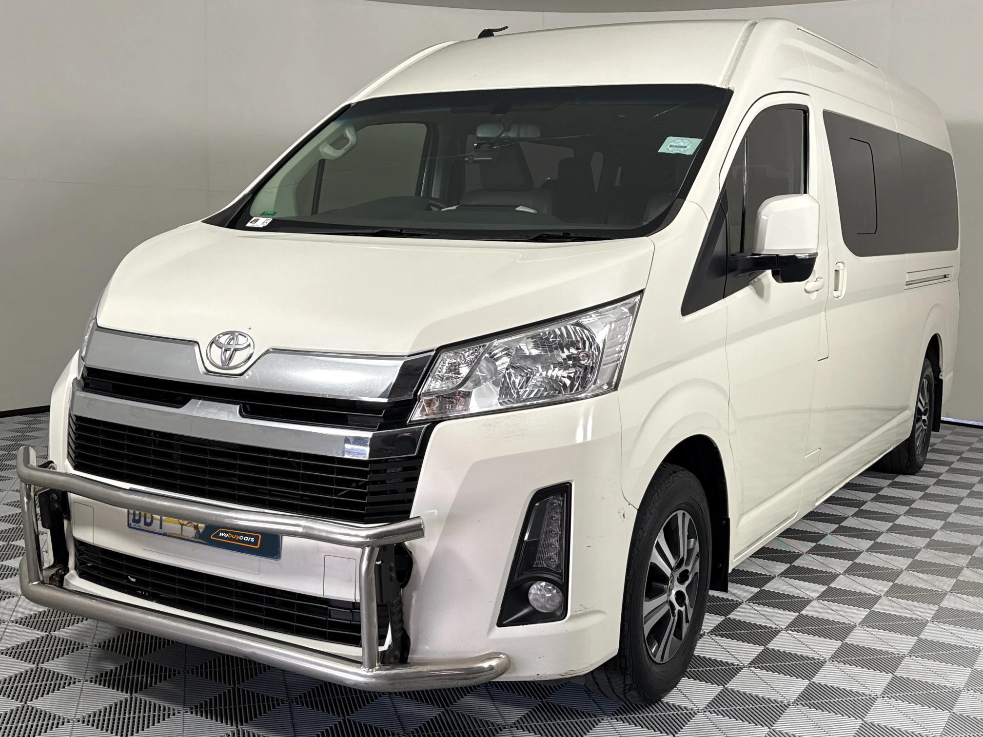 Used 2022 Toyota Quantum 2.8 SLWB bus 14-seater GL manual