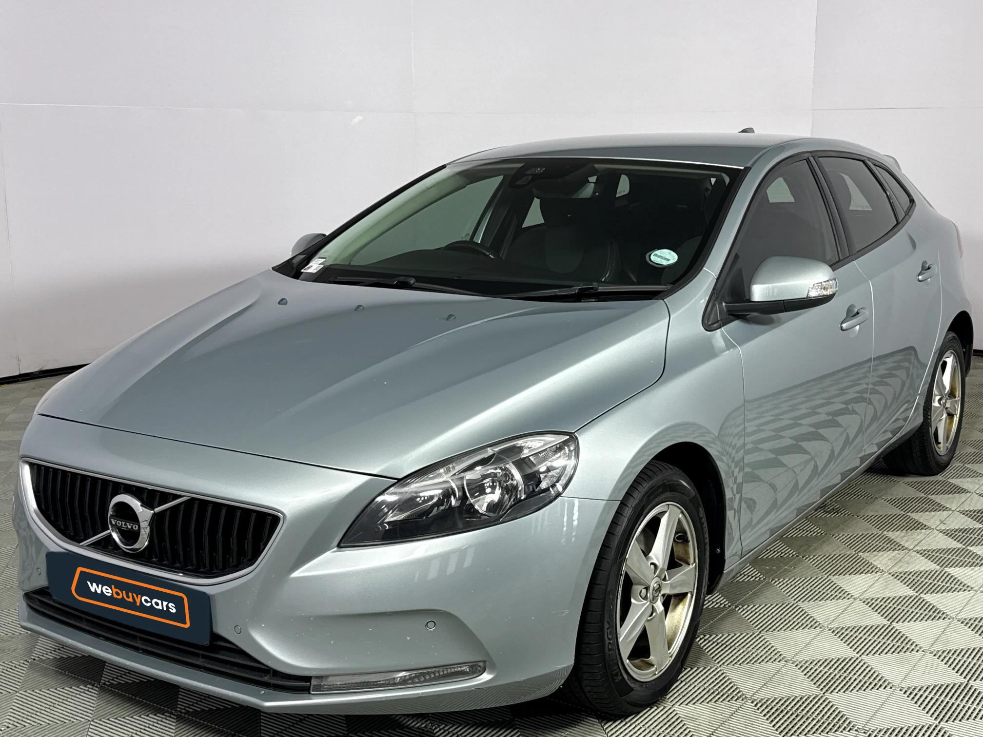 Used 2017 Volvo V40 T3 Inscription