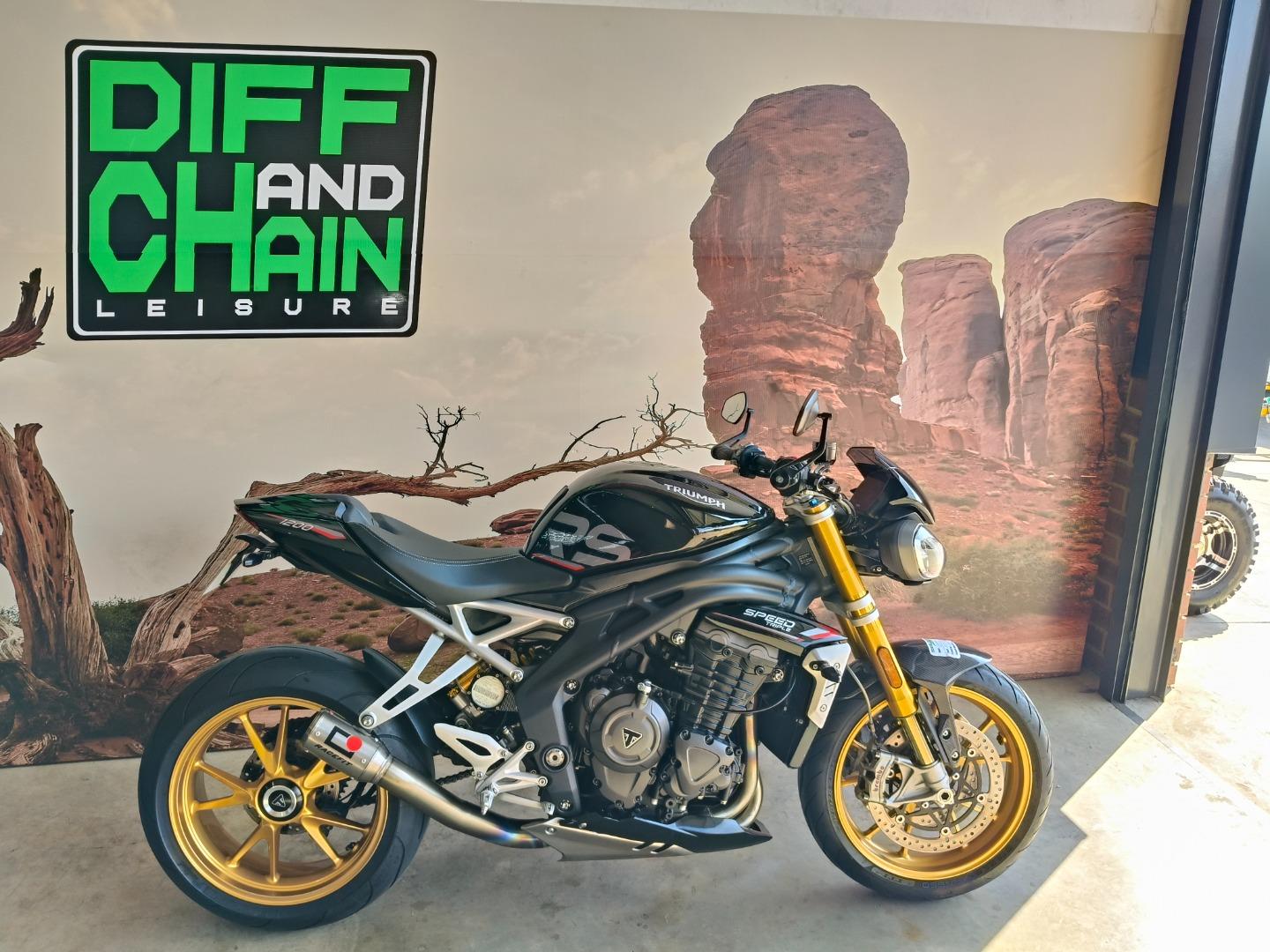 Used 2023 Triumph 1200 triple RS Manual