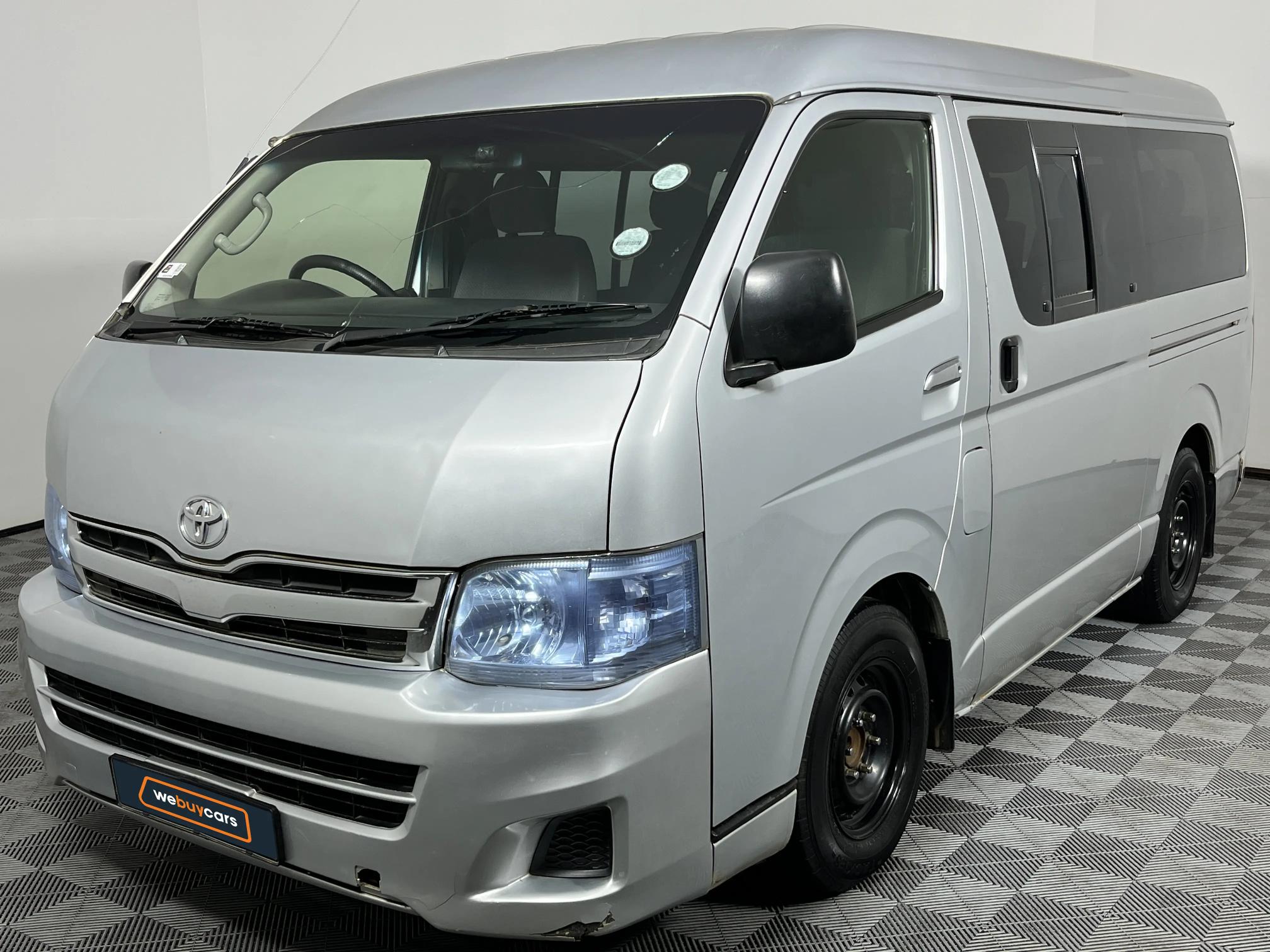 Used 2011 Toyota Quantum 2.5D-4D GL 10-seater bus