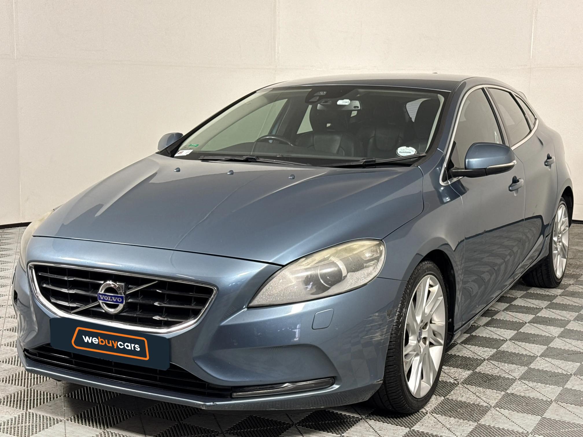Used 2014 Volvo V40 T4 Excel auto