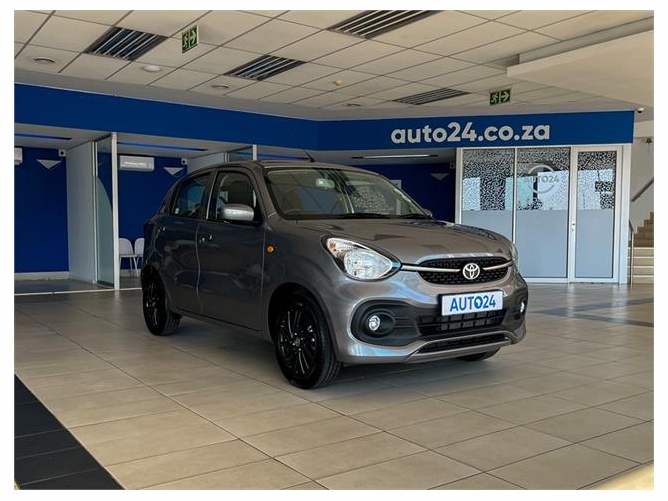 Used 2025 Toyota Vitz 1.0 XR manual