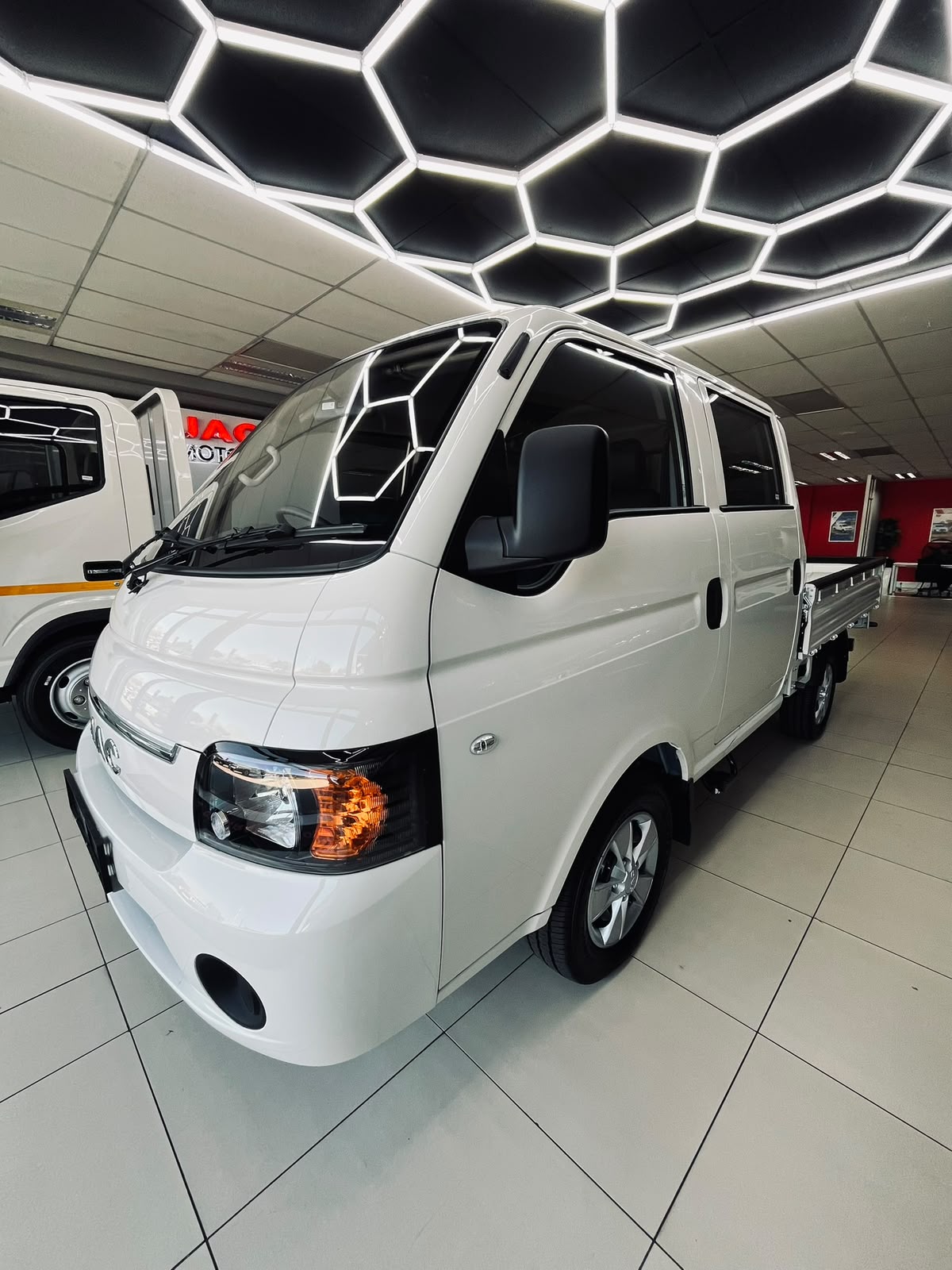 New 2026 JAC X200 2.8TDi 68kW 1.3-ton double cab dropside