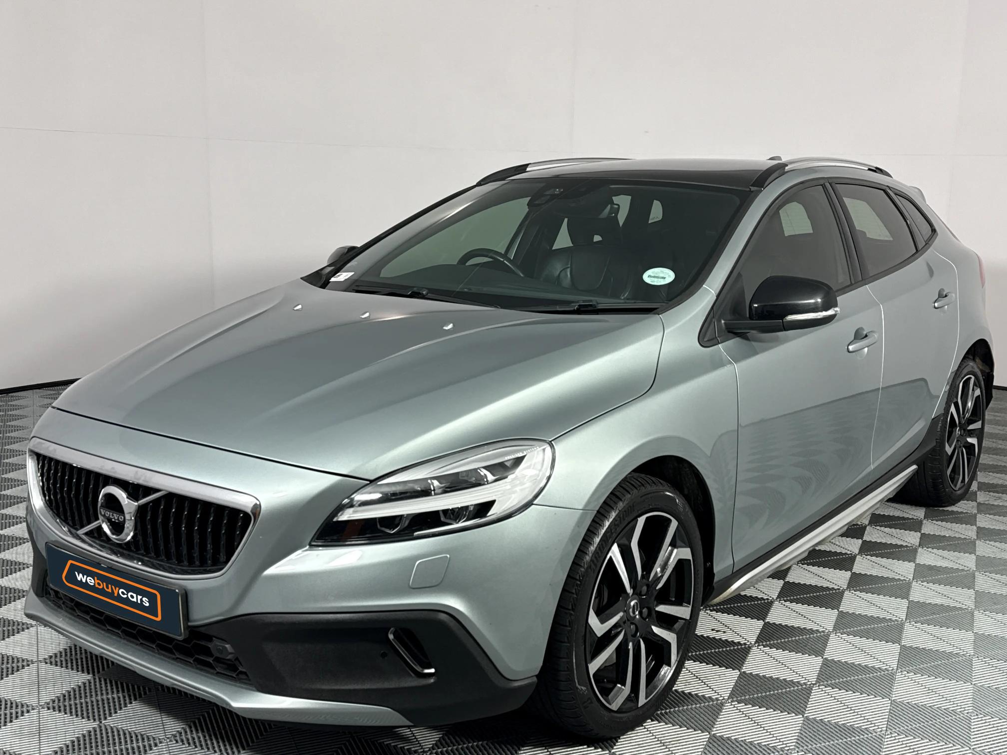 Used 2018 Volvo V40 Cross Country D3 Inscription