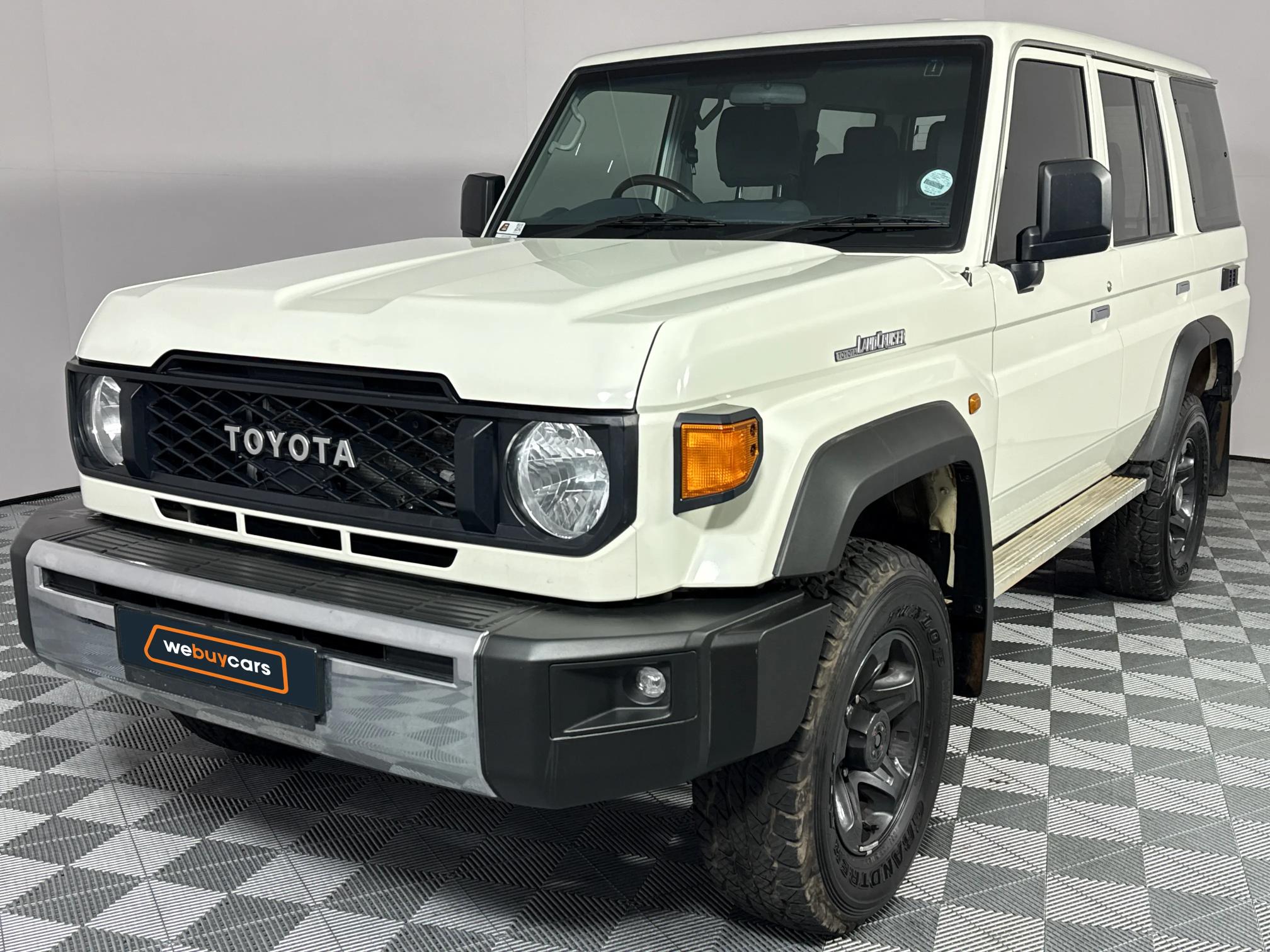 Used 2025 Toyota Land Cruiser 76 2.8GD-6 station wagon LX manual