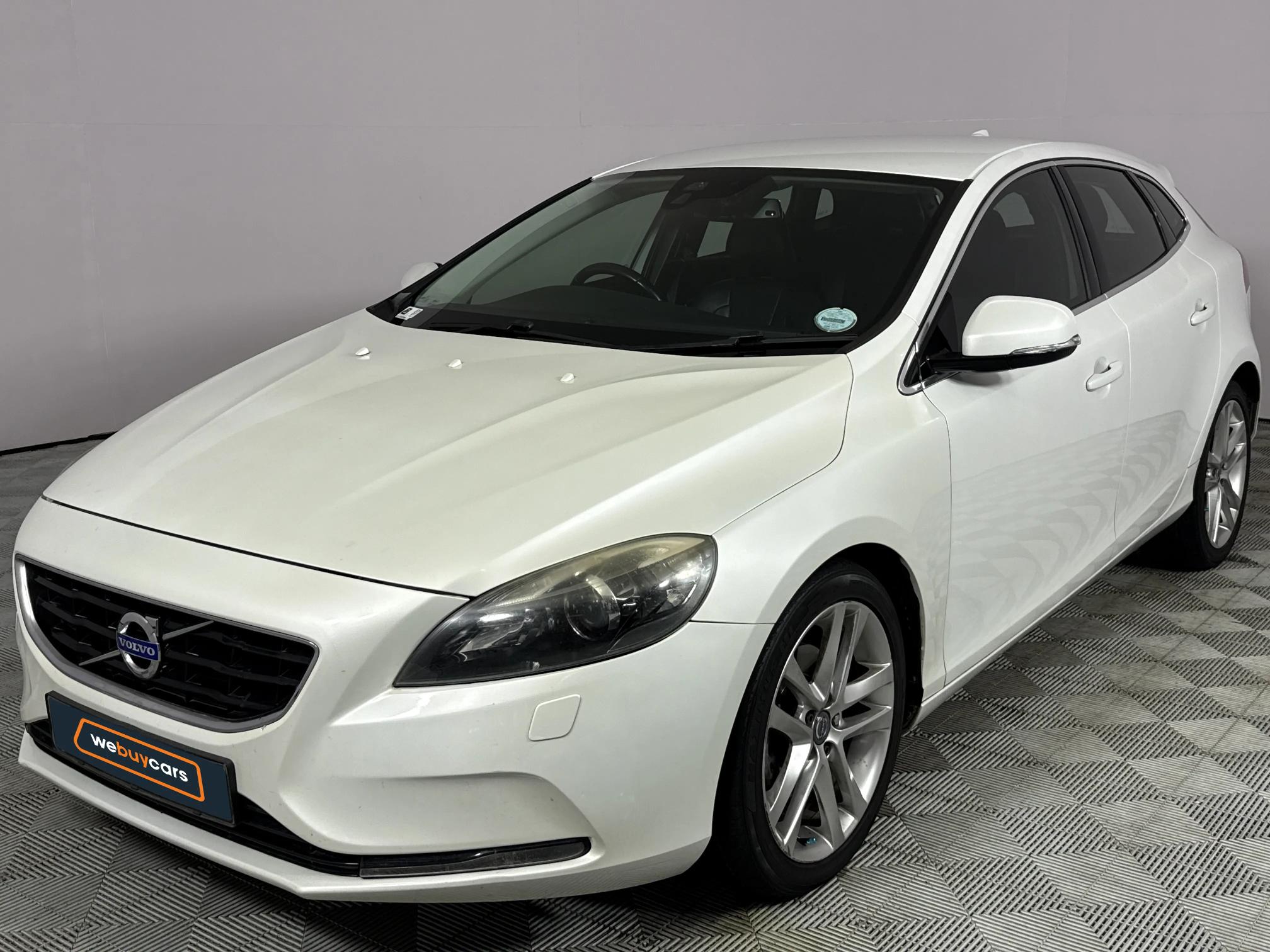 Used 2014 Volvo V40 T4 Excel auto